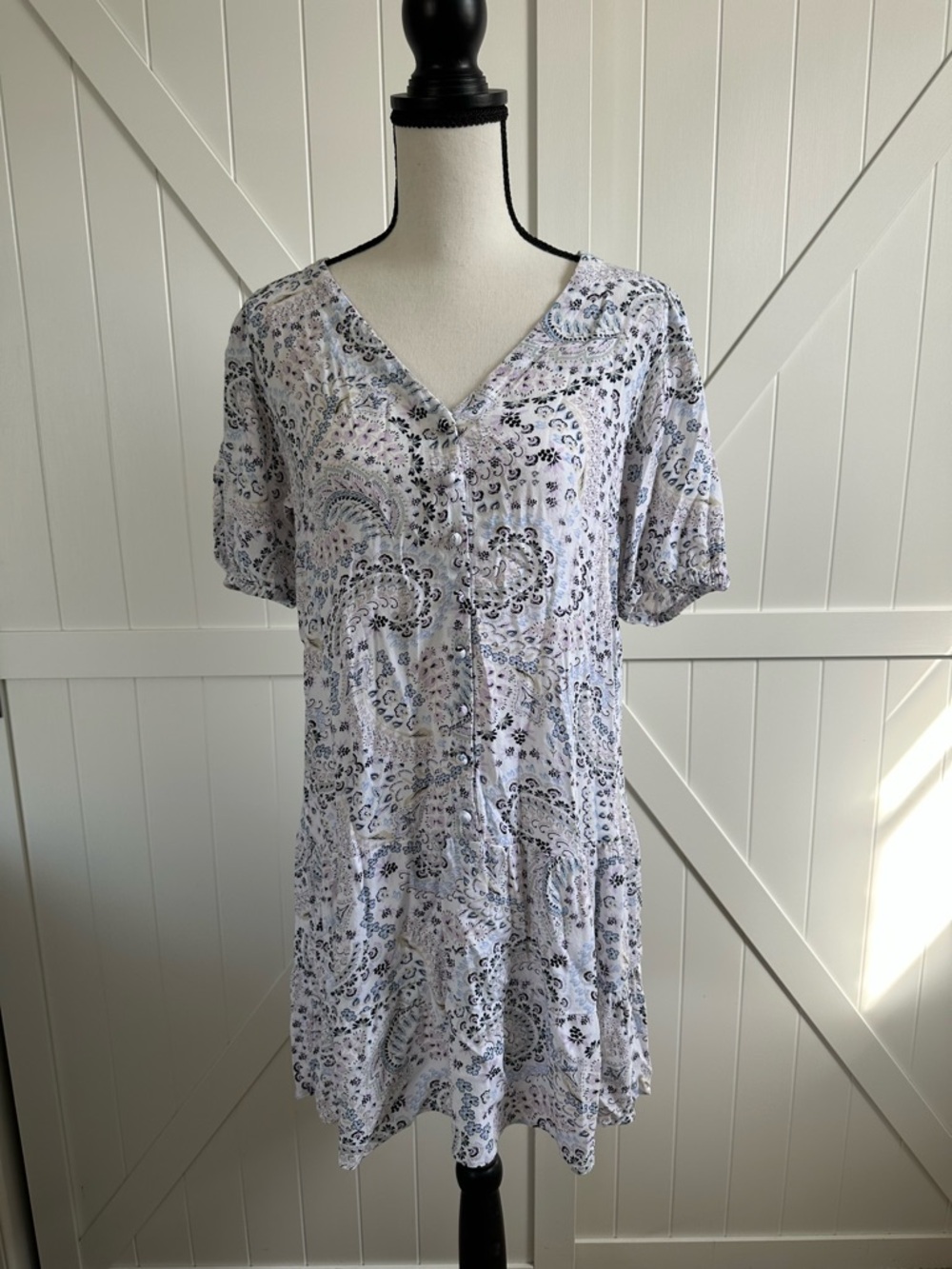 LOFT Paisley Short Sleeve V-Neck Tiered Rayon Shift Dress Size Small Cottagecore